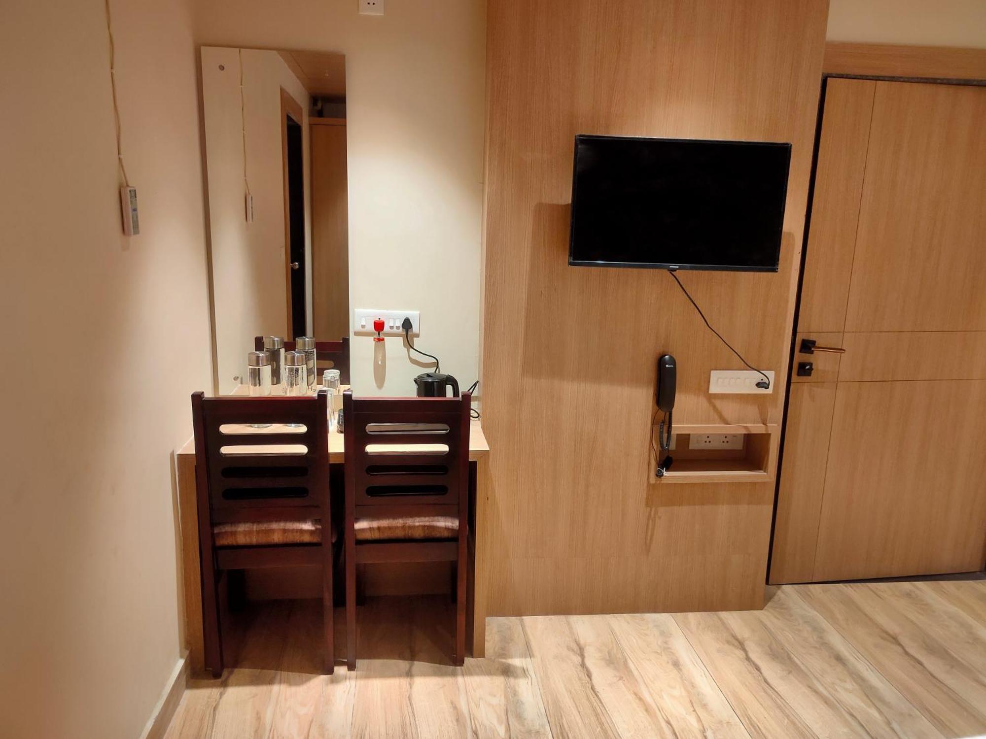 Hotel Mellow Mood ブバネーシュワル エクステリア 写真